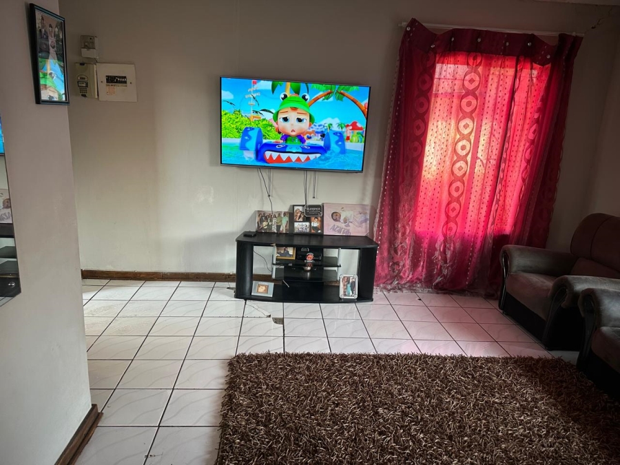 2 Bedroom Property for Sale in Oos Einde North West
